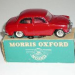 Morris Oxford eksportmodel rød