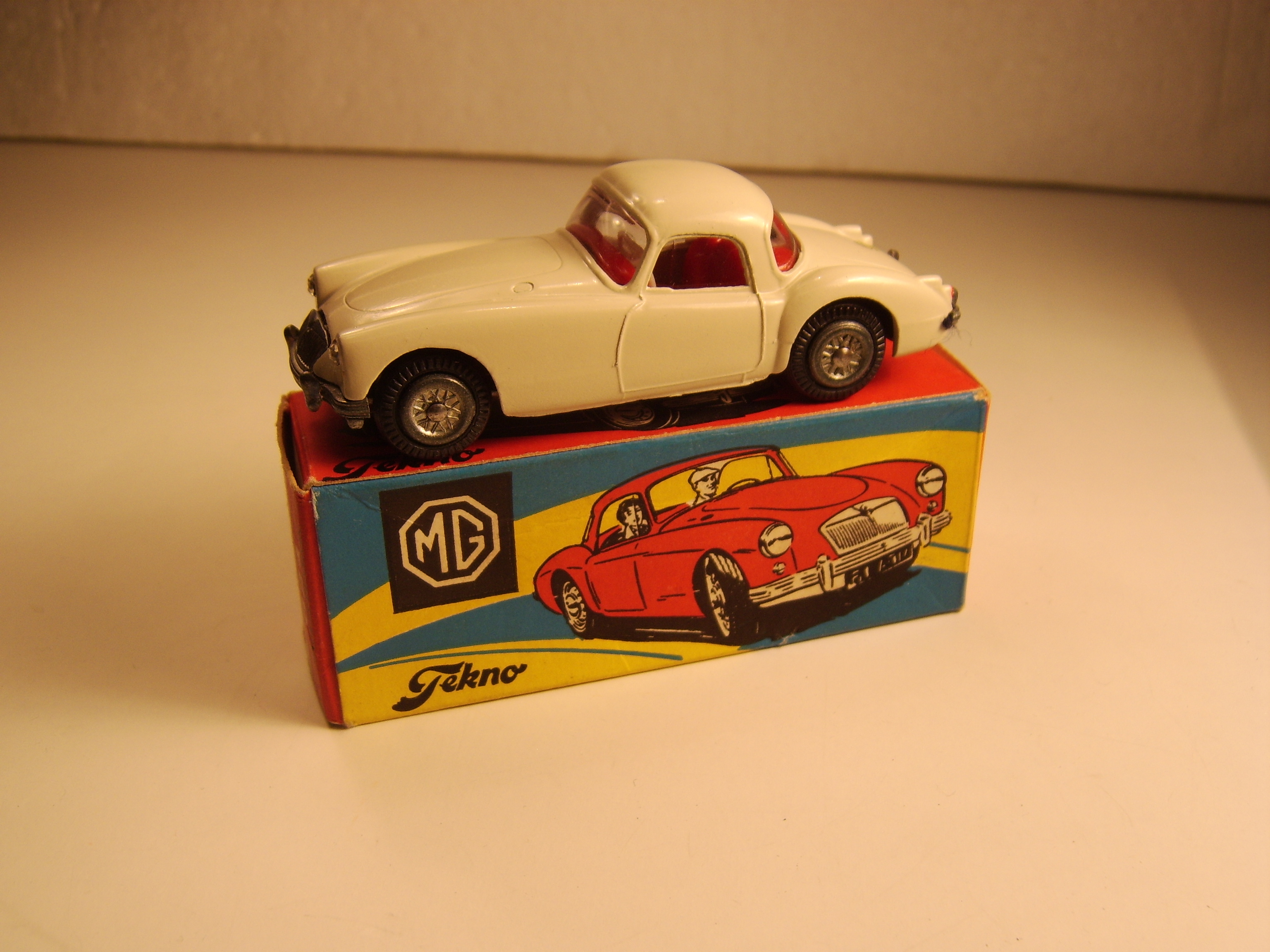 Tekno MG-A beige (6) - Copy