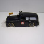 Tekno Buick ambulance sort restaureret